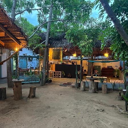 Cactus Arugambay Hostel Arugam Bay Exterior photo